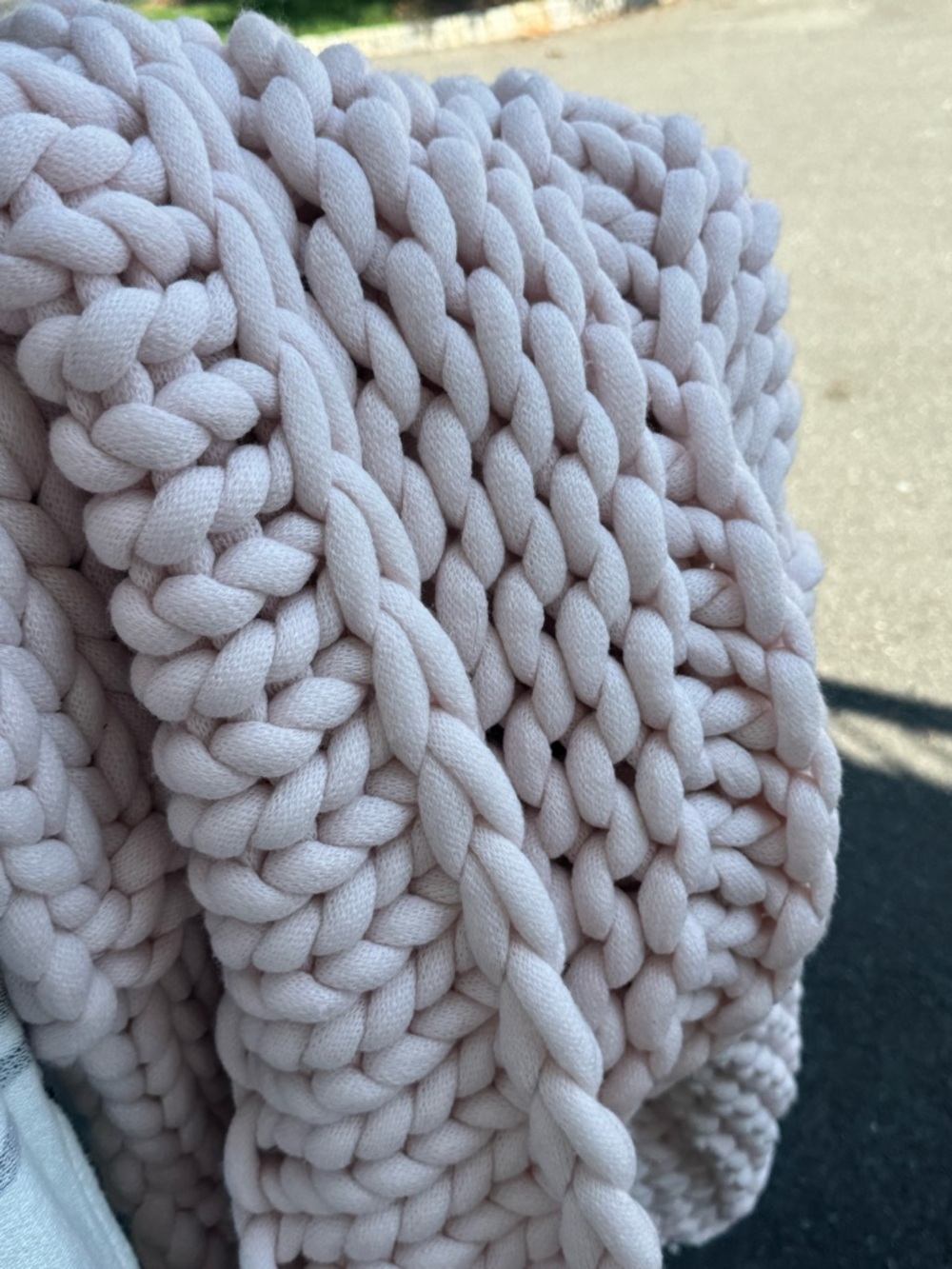 🎀 Pottery Barn Teen Chunky Knit Throw Blanket - powdered blush - Picture 4 of 8